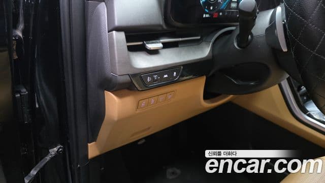 Kia Carnival 2023 — ფოტო 15/20