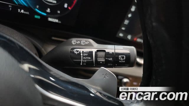 Kia Carnival 2023 — ფოტო 16/20
