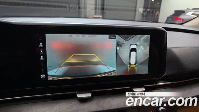 Kia Carnival 2023 — ფოტო 18/20