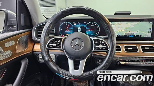 Mercedes-Benz GLE-Class 2019 — ფოტო 13/20