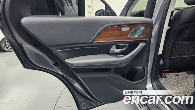 Mercedes-Benz GLE-Class 2019 — ფოტო 14/30