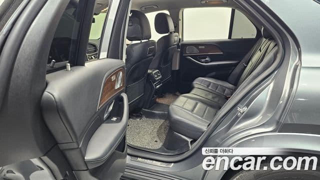 Mercedes-Benz GLE-Class 2019 — ფოტო 8/30