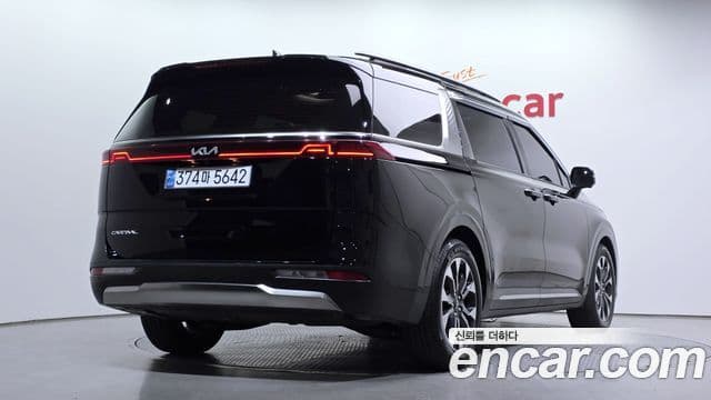 Kia Carnival 2023 — Фото 2/20