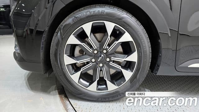 Kia Carnival 2023 — Фото 5/20