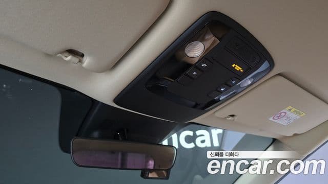 Kia Carnival 2022 — ფოტო 18/20