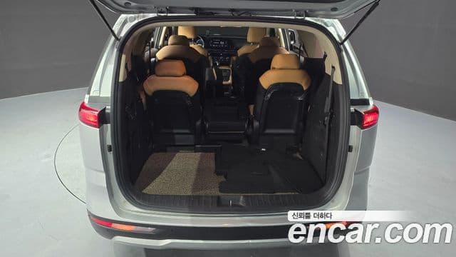 Kia Carnival 2022 — ფოტო 20/20