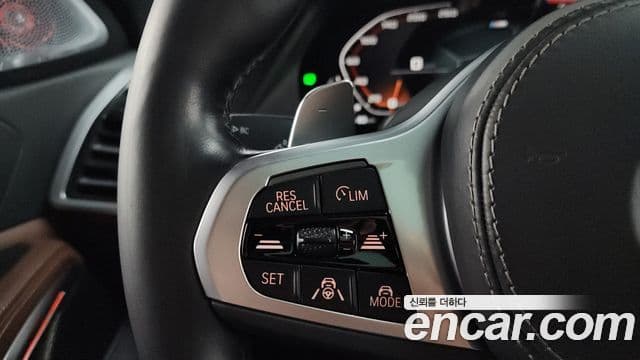 BMW X6 2022 — Photo 8/30