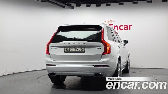 Volvo XC90 2019 — ფოტო 3/20