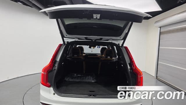 Volvo XC90 2019 — ფოტო 19/20