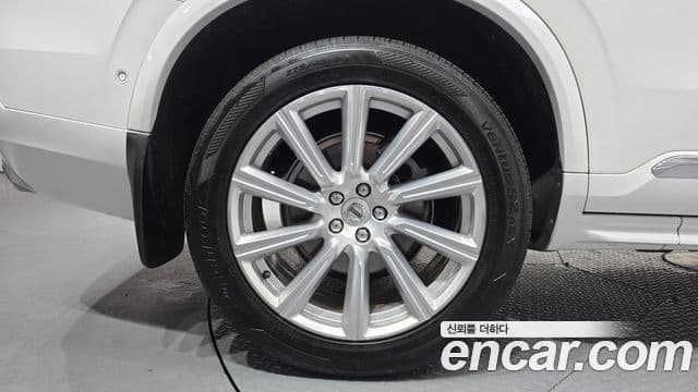 Volvo XC90 2019 — ფოტო 20/20