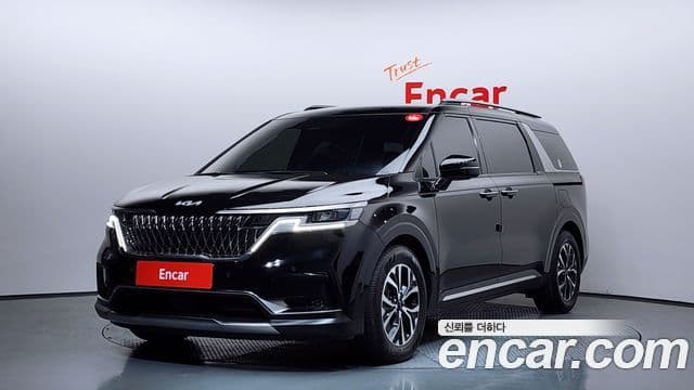 Kia Carnival 2023 — ფოტო 13/20