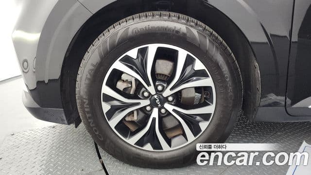 Kia Carnival 2023 — ფოტო 1/20