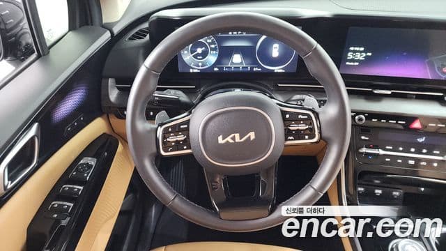 Kia Carnival 2023 — ფოტო 3/20