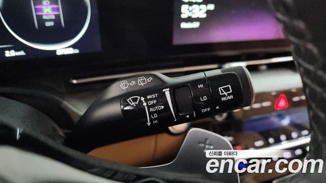 Kia Carnival 2023 — ფოტო 10/20