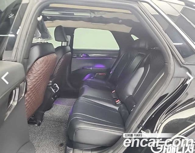 Hyundai Grandeur Hybrid 2023 — ფოტო 9/19