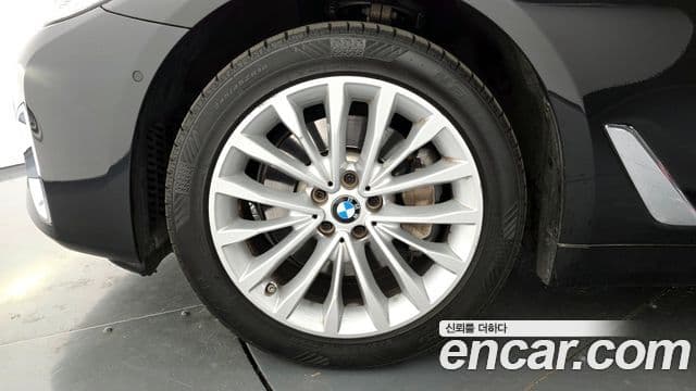 BMW 5 Series 2022 — Şəkil 5/20