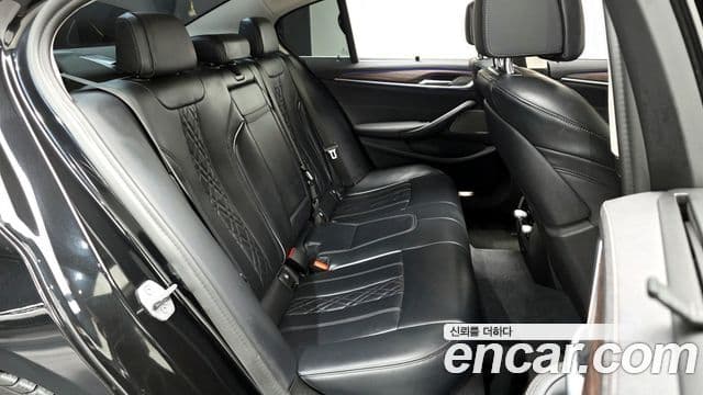 BMW 5 Series 2022 — Şəkil 12/20