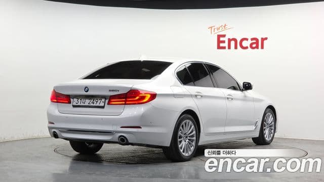 BMW 5 Series 2019 — Şəkil 2/20