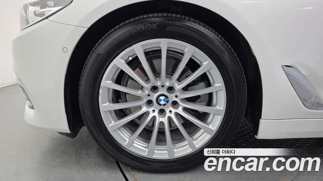 BMW 5 Series 2019 — Şəkil 5/20