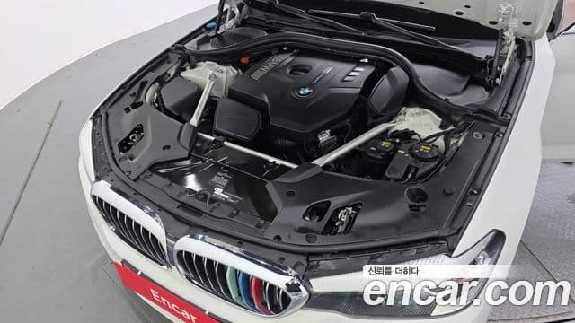 BMW 5 Series 2019 — Şəkil 6/20