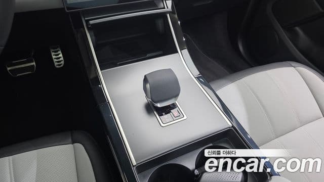Land Rover Range Rover Evoque 2025 — ფოტო 18/20