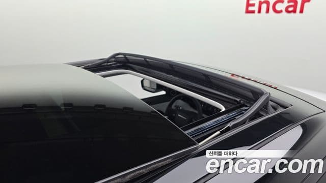 Land Rover Range Rover Evoque 2025 — ფოტო 19/20