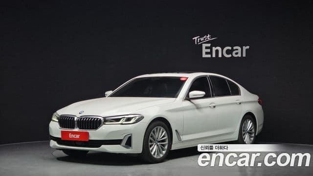 BMW 5 Series 2020 — Фото 1/20