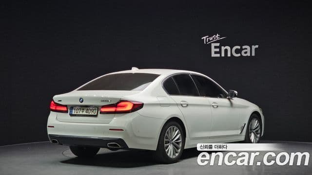 BMW 5 Series 2020 — Фото 2/20