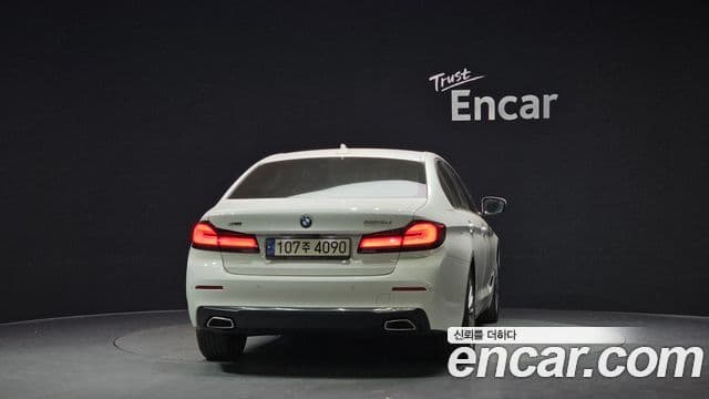 BMW 5 Series 2020 — Фото 4/20