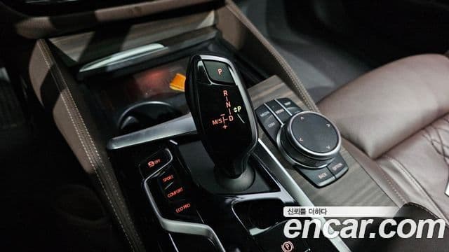 BMW 5 Series 2020 — Фото 9/20