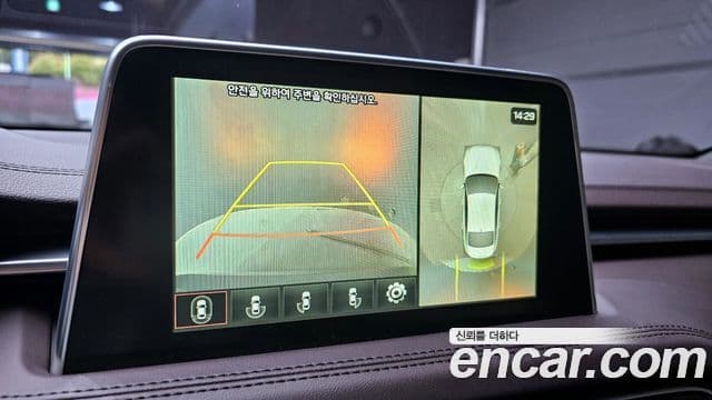 Genesis G70 2018 — ფოტო 15/20