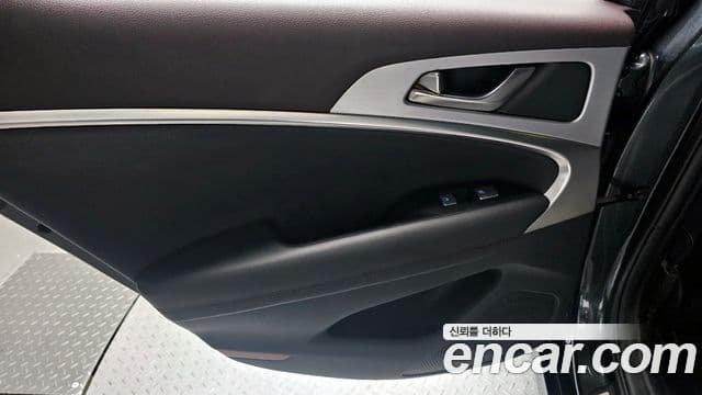Genesis G70 2018 — Photo 9/30