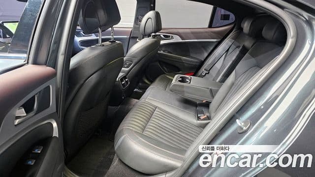 Genesis G70 2018 — Photo 17/30