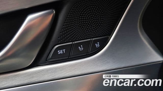 Genesis G70 2018 — Photo 27/30