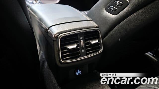 Genesis G70 2018 — Photo 11/30