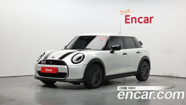 Mini Cooper C 2025 — Фото 1/20