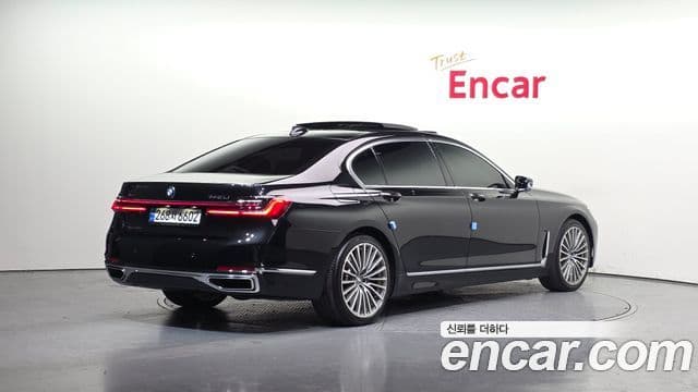 BMW 7 Series 2022 — ფოტო 2/20