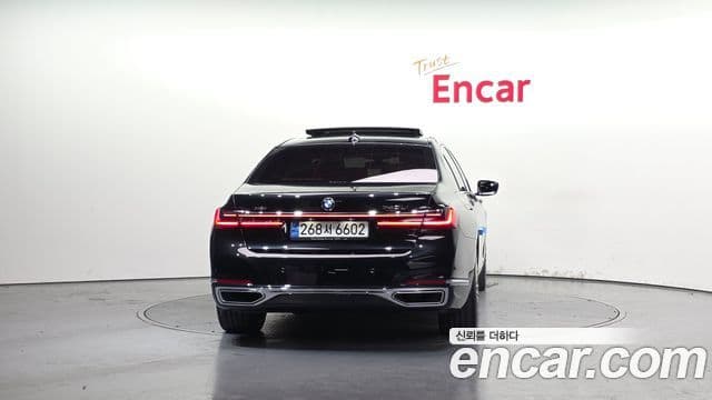 BMW 7 Series 2022 — ფოტო 4/20