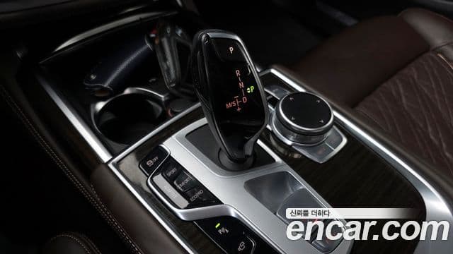 BMW 7 Series 2022 — ფოტო 9/20