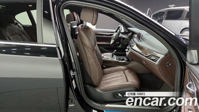 BMW 7 Series 2022 — ფოტო 12/20