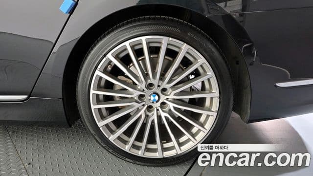 BMW 7 Series 2022 — Photo 29/32