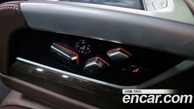 BMW 7 Series 2022 — Photo 13/32