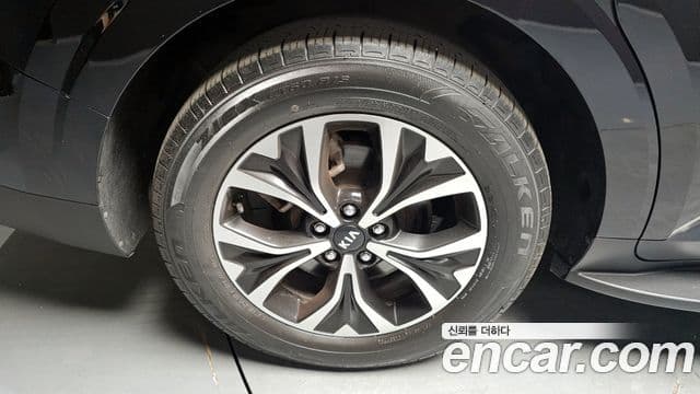 Kia Carnival 2021 — фото 5 из 20