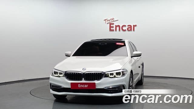 BMW 5 Series 2018 — ფოტო 3/20