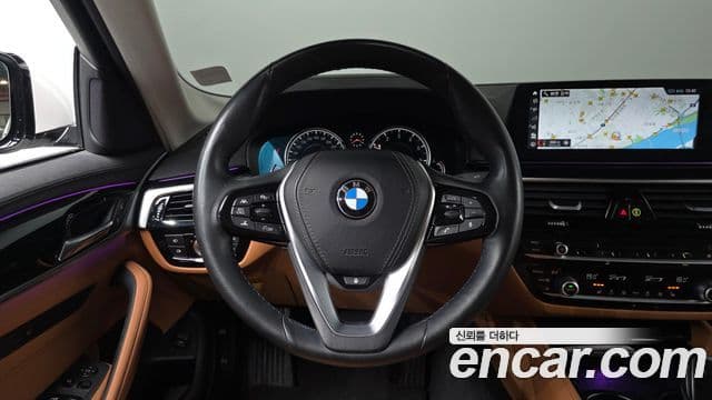 BMW 5 Series 2018 — ფოტო 12/20