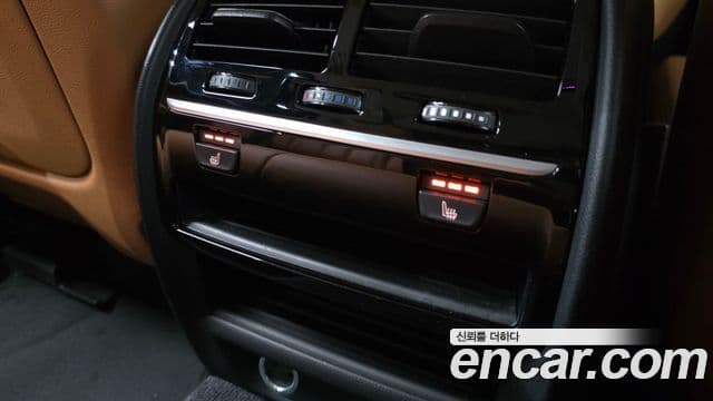 BMW 5 Series 2018 — Photo 25/34