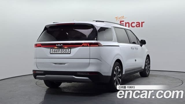 Kia Carnival 2023 — Фото 2/20