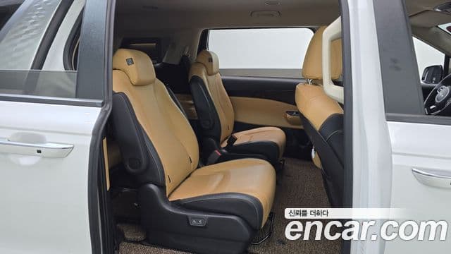 Kia Carnival 2023 — Фото 11/20