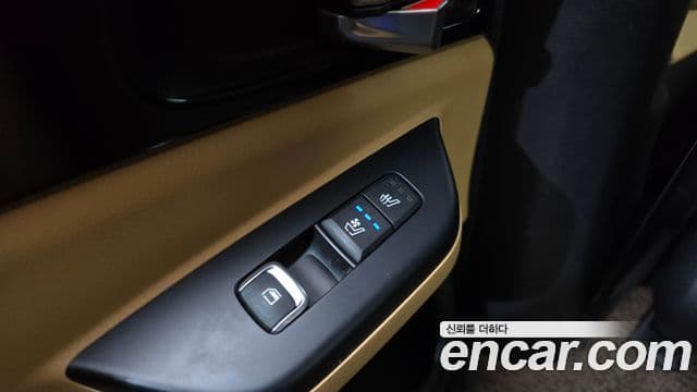 Kia Carnival 2023 — Фото 18/20