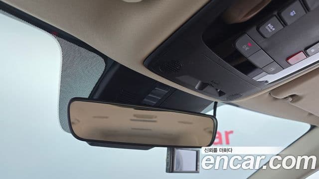Kia Carnival 2023 — ფოტო 11/35